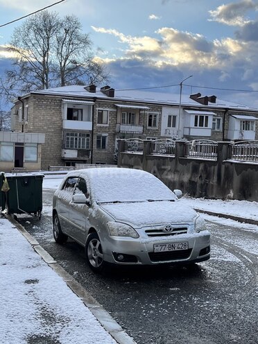 Toyota Corolla 2006, 400,000 km - 1.4 l - 