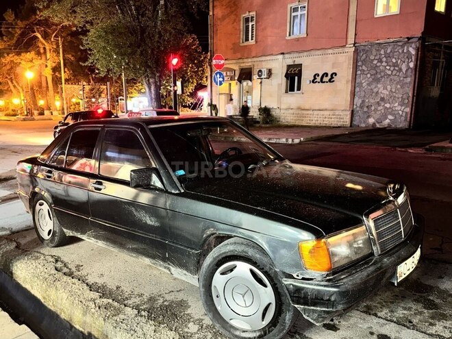 Mercedes 190 1986, 210,000 km - 2.0 l - Şəki