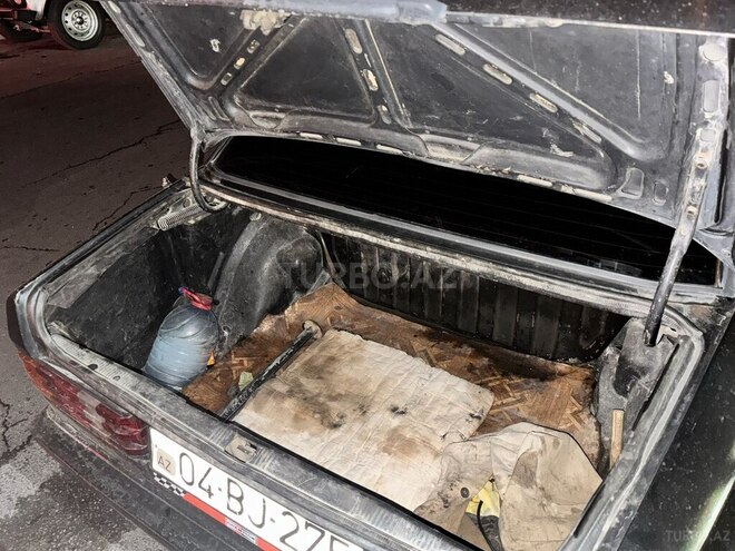Mercedes 190 1986, 210,000 km - 2.0 l - Şəki