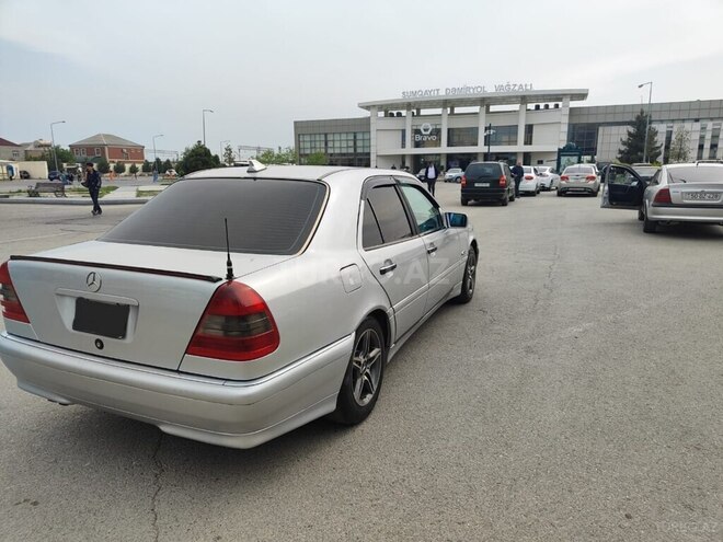Mercedes C 220 1995, 250,000 km - 2.2 l - Sumqayıt
