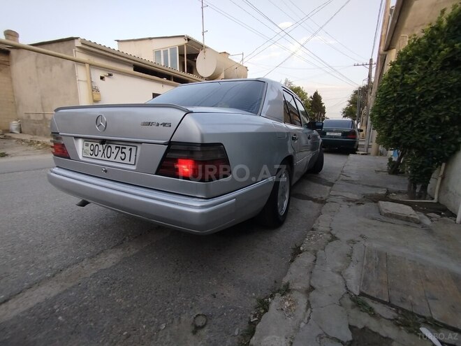 Mercedes E 220 1993, 100,000 km - 2.2 l - Bakı