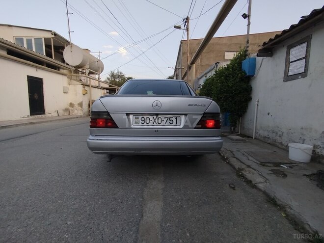 Mercedes E 220 1993, 100,000 km - 2.2 l - Bakı