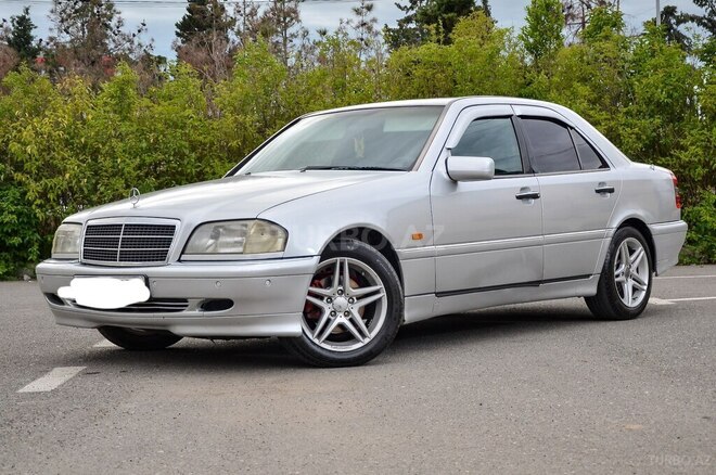 Mercedes C 220 1995, 105,986 km - 2.2 l - Yevlax