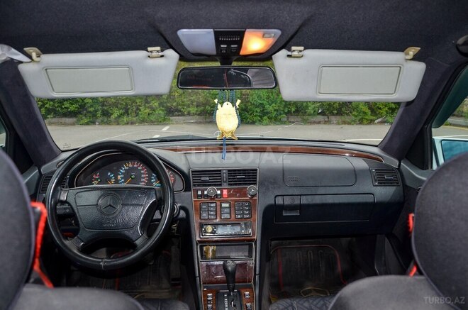 Mercedes C 220 1995, 105,986 km - 2.2 l - Yevlax