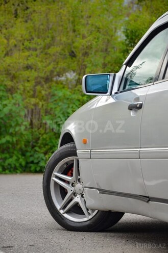 Mercedes C 220 1995, 105,986 km - 2.2 l - Yevlax
