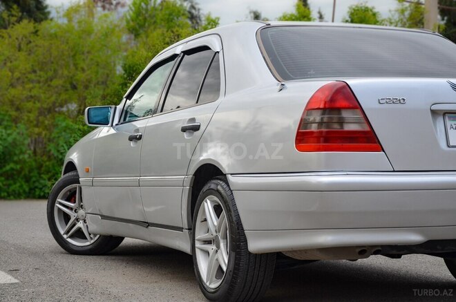 Mercedes C 220 1995, 105,986 km - 2.2 l - Yevlax