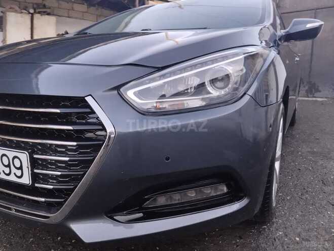 Hyundai i40 2016, 245,000 km - 1.7 l - Quba