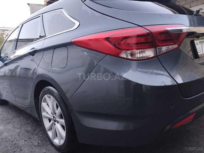 Hyundai i40 2016, 245,000 km - 1.7 l - Quba