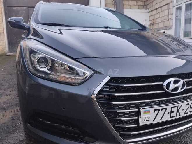 Hyundai i40 2016, 245,000 km - 1.7 l - Quba