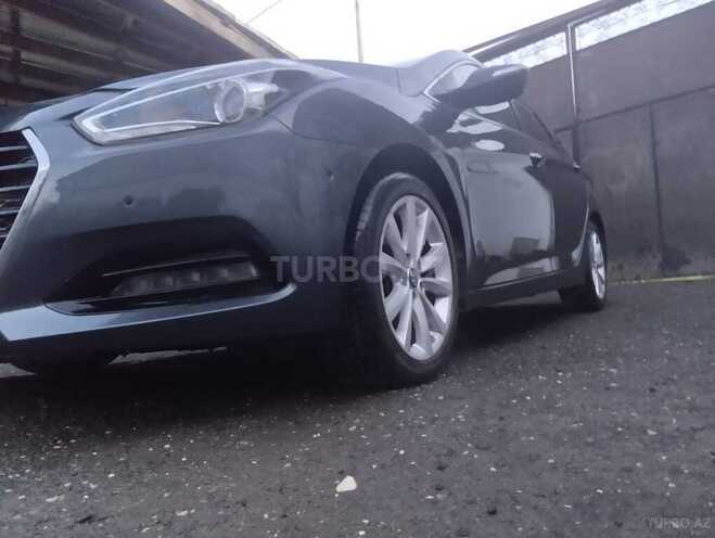 Hyundai i40 2016, 245,000 km - 1.7 l - Quba