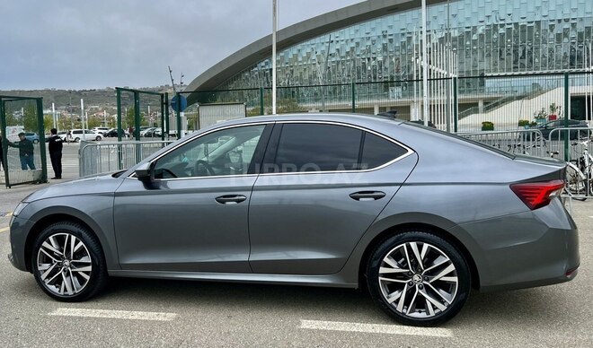 Skoda Octavia 2024, 2,570 km - 1.5 l - Bakı
