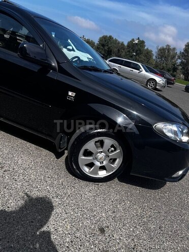 Chevrolet Lacetti-2
