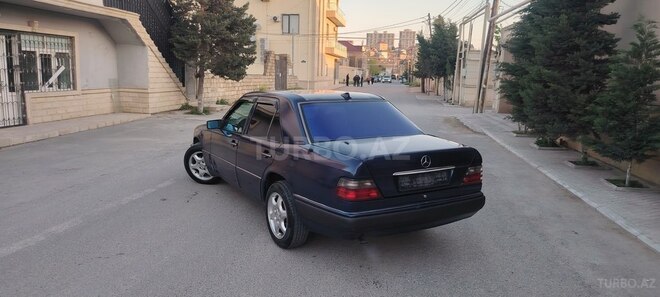 Mercedes E 220 1995, 202,232 km - 2.2 l - Bakı