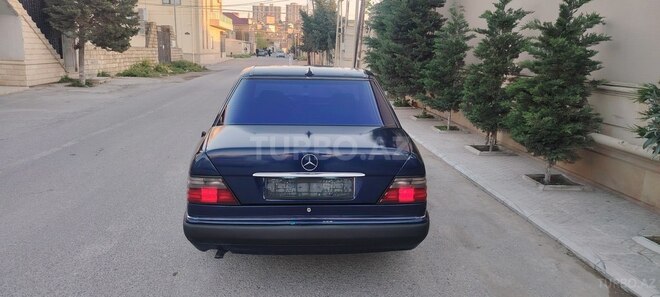 Mercedes E 220 1995, 202,232 km - 2.2 l - Bakı