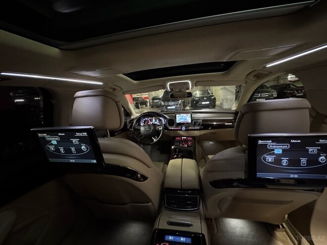 Audi A8-12