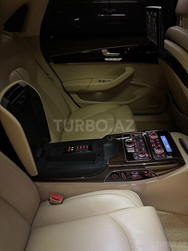 Audi A8-17