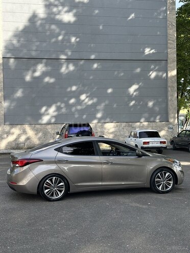 Hyundai Elantra 2015, 156,000 km - 1.8 l - İsmayıllı