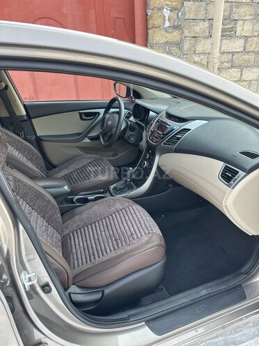 Hyundai Elantra 2015, 156,000 km - 1.8 l - İsmayıllı