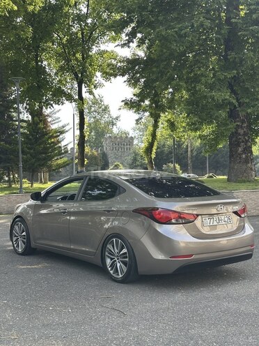 Hyundai Elantra 2015, 156,000 km - 1.8 l - İsmayıllı