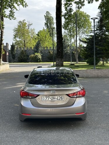 Hyundai Elantra 2015, 156,000 km - 1.8 l - İsmayıllı