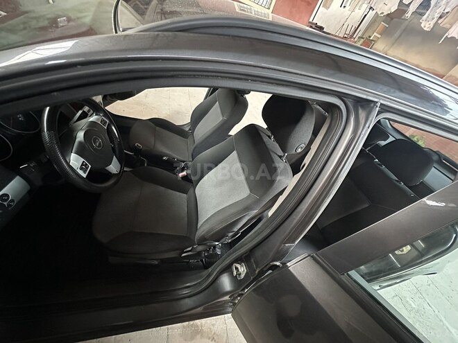 Opel Astra 2010, 296,000 km - 1.4 л - Bakı