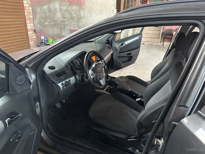 Opel Astra 2010, 296,000 km - 1.4 л - Bakı
