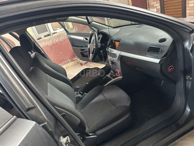 Opel Astra 2010, 296,000 km - 1.4 л - Bakı