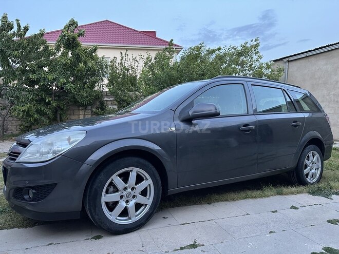 Opel Astra 2010, 296,000 km - 1.4 л - Bakı