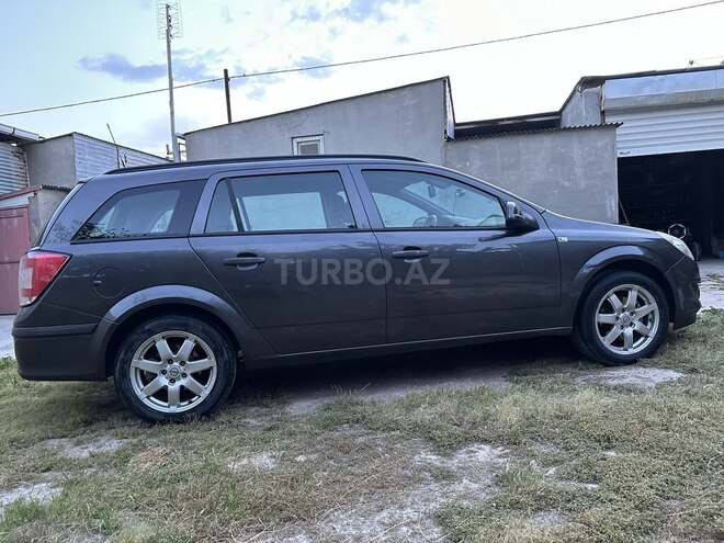 Opel Astra 2010, 296,000 km - 1.4 л - Bakı