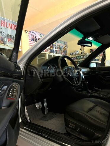 BMW 525 2001, 400,000 km - 2.5 l - Bakı