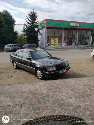 Mercedes E 200 1993, 508,547 km - 2.0 l - Astara