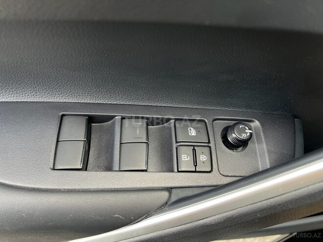 Toyota Corolla Cross-15