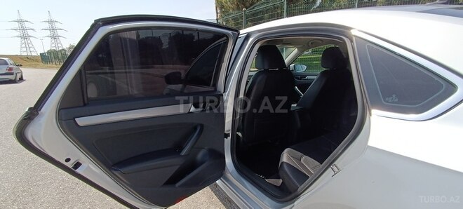 Volkswagen Passat (North America) 2013, 214,043 km - 1.8 l - Bakı