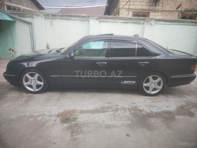Mercedes E 320 2001, 454,500 km - 3.2 l - Qazax