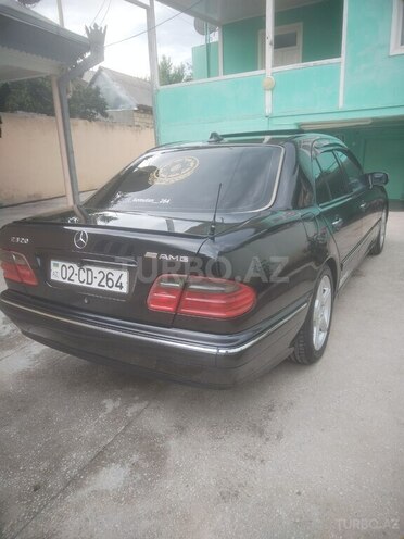 Mercedes E 320 2001, 454,500 km - 3.2 l - Qazax