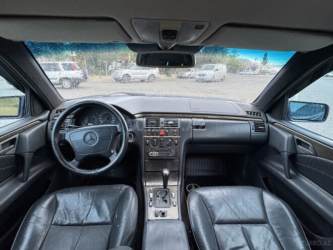 Mercedes E 230 1997, 351,000 km - 2.3 l - Sumqayıt