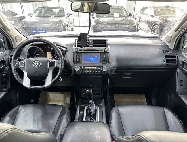 Toyota Land Cruiser Prado-8