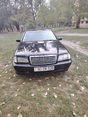 Mercedes C 230 2000, 339,000 km - 2.3 l - Ucar