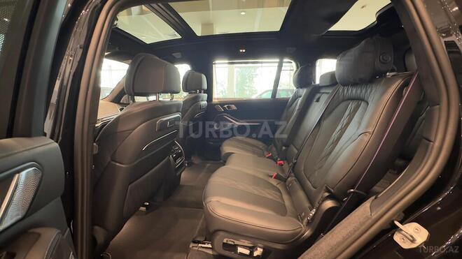 BMW X7-15