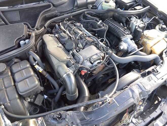 Mercedes E 220 d 2000, 500,000 km - 2.2 l - Quba
