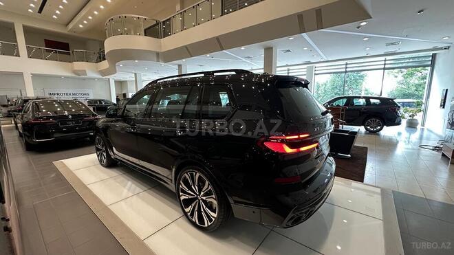 BMW X7-8