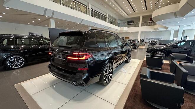 BMW X7-9