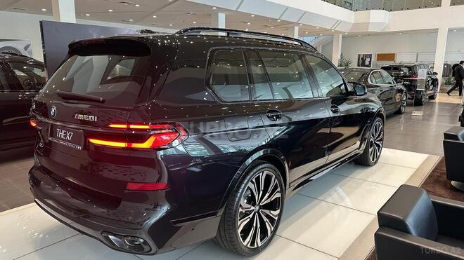 BMW X7-10