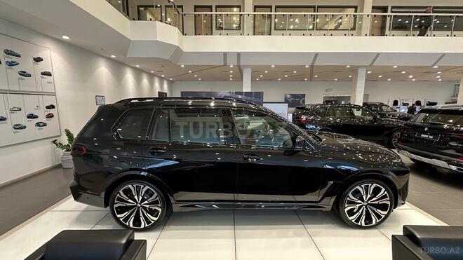 BMW X7-7