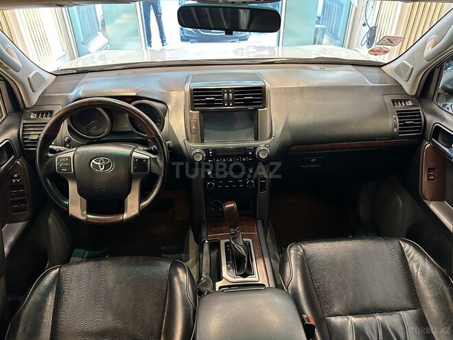 Toyota Land Cruiser Prado-9
