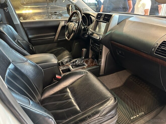 Toyota Land Cruiser Prado-10