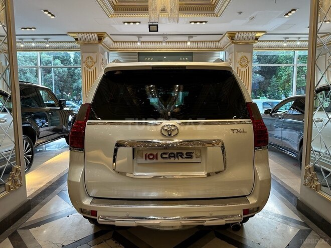 Toyota Land Cruiser Prado-5