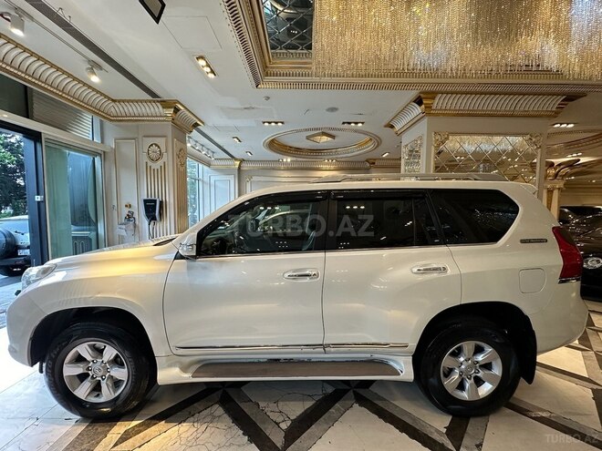Toyota Land Cruiser Prado-7