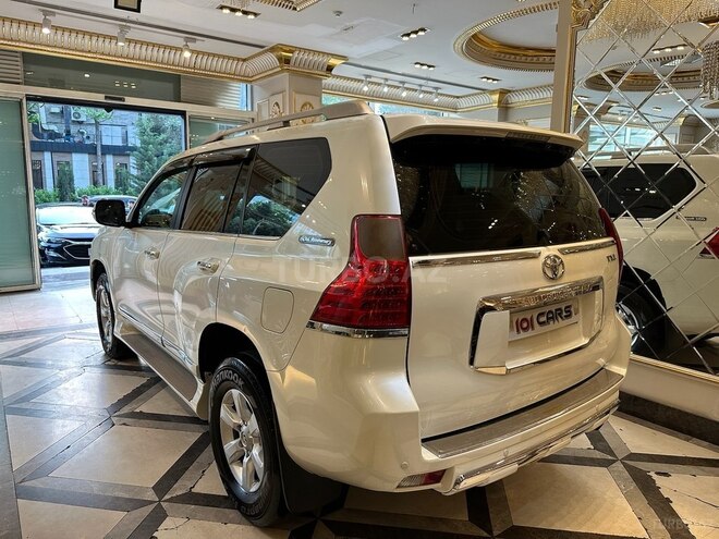 Toyota Land Cruiser Prado-6