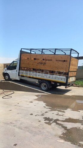 Ford Transit-8